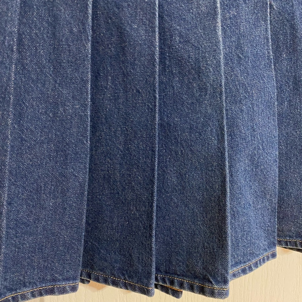 Aritzia Sunday Best “Lennon” Denim Pleated Mini Skirt Size 8 - Picture 4 of 9